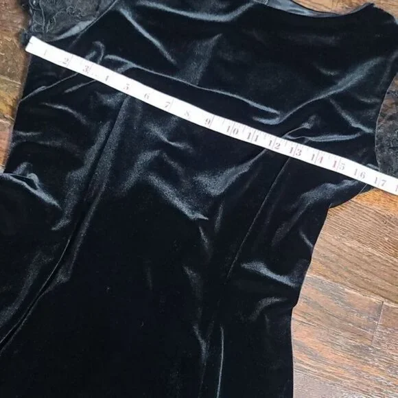 Vintage 80s Wednesday Vampy Black Velour Lace Dress - Picture 9 of 13